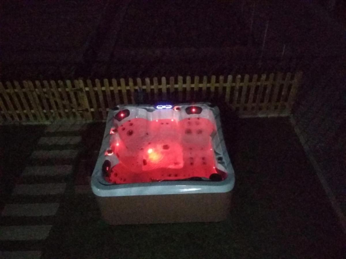 Apartamento Rural Casa Paco Con Jacuzzi Exterior Y Barbacoa Aínsa Eksteriør billede